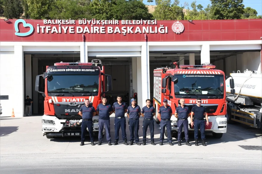 Balıkesir İtfaiyesi Sakarya’daki orman yangınlarına 6 araç ve 13 personelle destek verdi