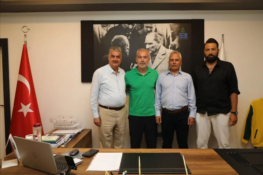 1966 Edremitspor yeni sezona teknik kadro ve 10 futbolcuyla yeniden anlaşarak başladı