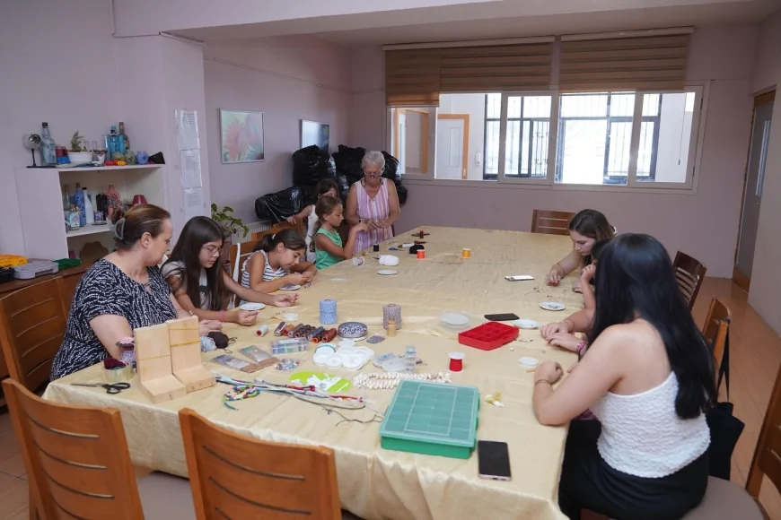 Ayvalık’ta çocuklar takı atölyesinde yaratıcılıklarını konuşturdu