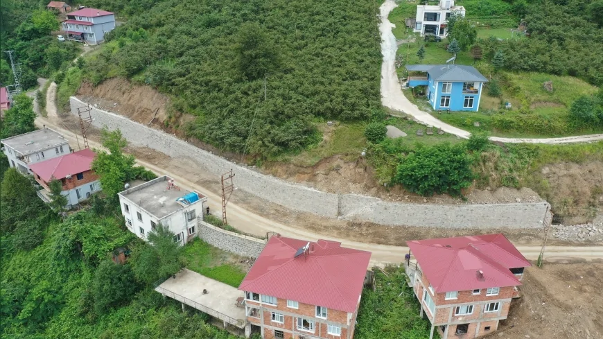 Ordu’da Çiseli Şelalesi yoluna 2 bin 300 metreküplük taş duvarla kalıcı güvenlik önlemi