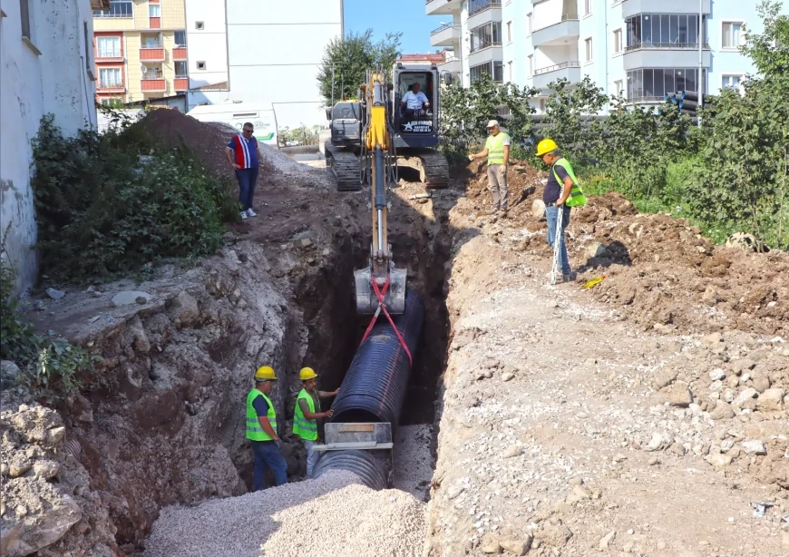 Aybastı Esenli Mahallesi’ne 2 kilometrelik yeni yağmur suyu hattı çalışması başlatıldı