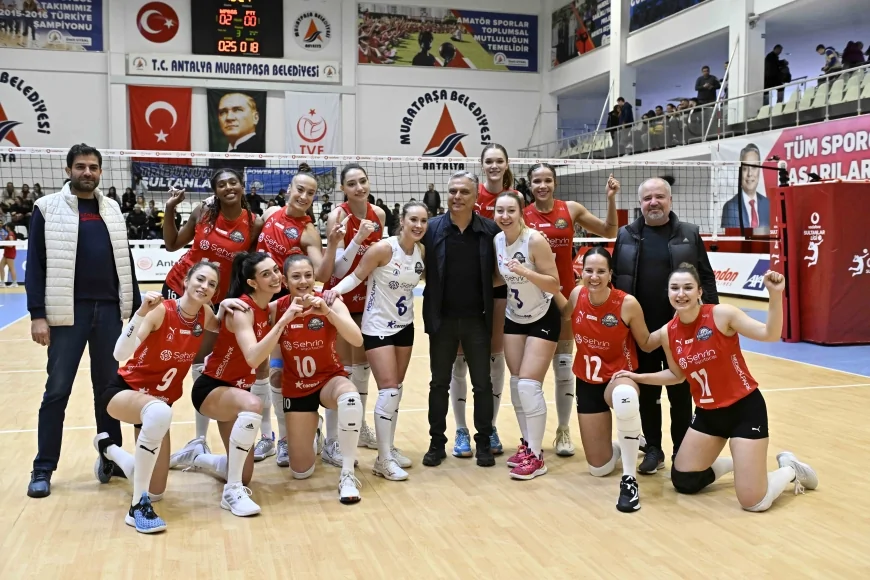 Muratpaşa Belediyespor Kadın Voleybol Takımı Bir Sezonluk Aranın Ardından 1. Lige Döndü