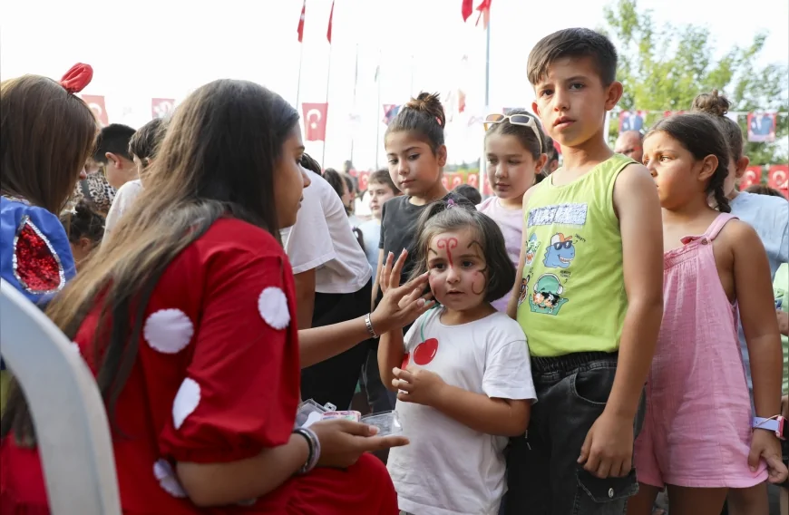 ‘Köy Bizim, Şenlik Bizim’ Çamlıyayla’da coşkuyla gerçekleşti: Büyükşehir’le çocuklar güldü, büyükler geçmişe döndü