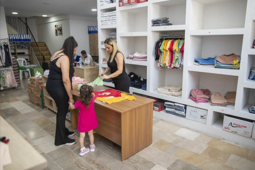 Mersin Büyükşehir’in Kıyafet Evleri 22 bin çocuğa ulaştı, dar gelirli ailelere destek sürüyor