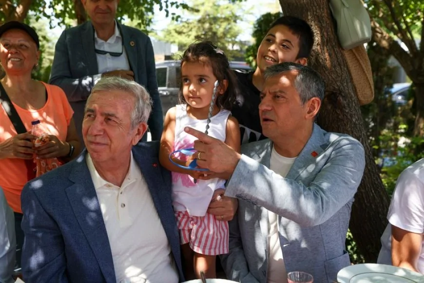 Özgür Özel ve Mansur Yavaş Ankara’daki üç büyük parkta incelemelerde bulundu