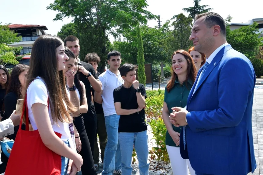Bornova Belediyesi'nin ücretsiz eğitim desteğiyle yüzlerce öğrenci hedeflerine yaklaştı