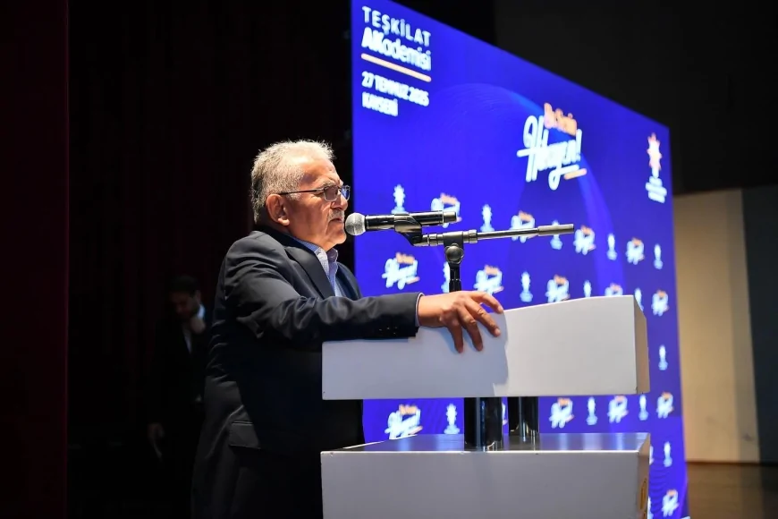 Büyükkılıç, AK Parti Teşkilat Eğitim Programı'nda Tecrübelerini Paylaştı