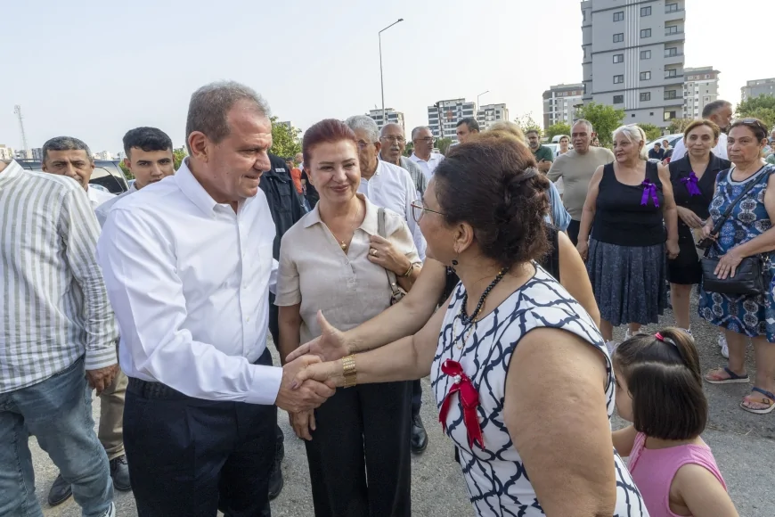 Vahap Seçer ve Meral Seçer, Mezitli Cemevi’nin aşure programına katıldı: “Geleceğimiz aşure gibi bereketli olsun”