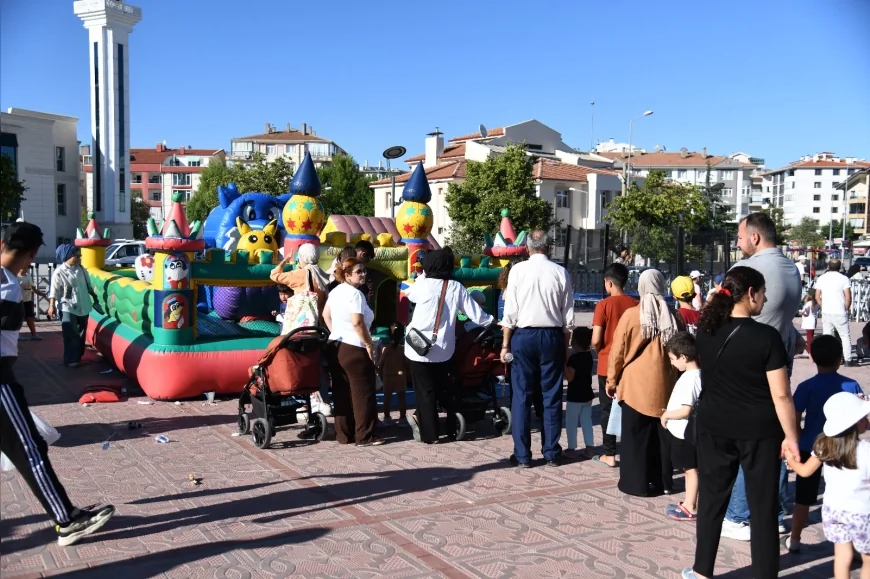 Pursaklar’da Mahalle Mahalle Kurulan Çocuk Şenlikleri Büyük İlgi Görüyor