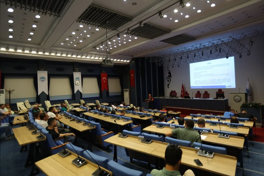 Kayseri’de AFAD ve Büyükşehir iş birliğiyle arama kurtarma eğitimi: Başkan Büyükkılıç’tan “Bilgi ve Donanım” vurgusu