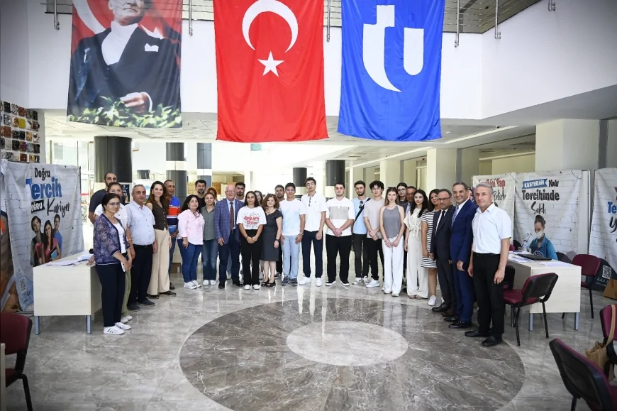 Rektör Ekrem Savaş: "Uşak Üniversitesi, Uluslararası Geçerliliğe Sahip Bir Diplomanın Adresidir"