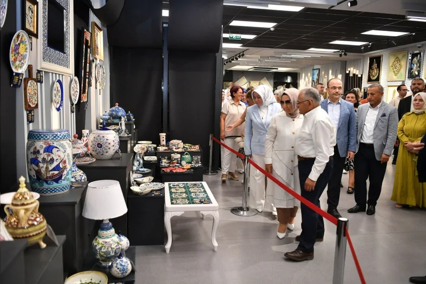 KAYMEK Yıl Sonu Sergisi 1.155 Eserle Açıldı: Büyükkılıç, “Gönüllere Dokunmayı Önemsiyoruz”