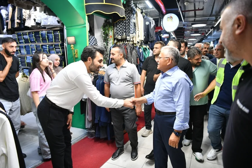 Başkan Memduh Büyükkılıç Yeraltı Çarşısı’nda Esnaf ve Vatandaşlarla Bir Araya Geldi