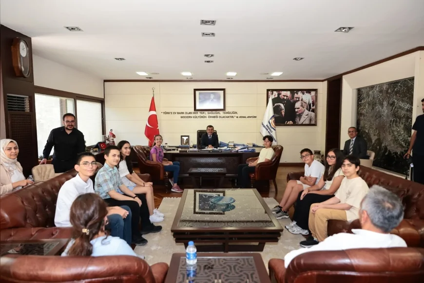 Denizli’de LGS Türkiye Birincileri Başkan Çavuşoğlu’nun Konuğu Oldu