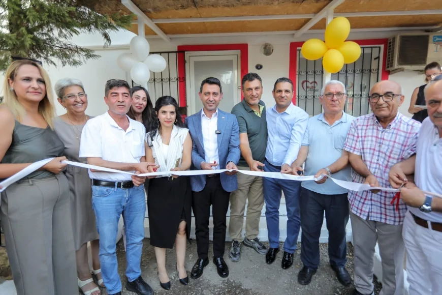 Bayraklı Belediyesi’nden Genç Çiftlere Destek: Ücretsiz Gelinlik ve Damatlık Evi Açıldı!