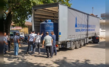 İzmir Büyükşehir Belediyesi, orman yangınlarından etkilenen üreticilere su deposu desteği sağlıyor