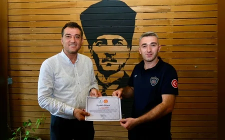 Giresun Belediye Başkanı Fuat Köse, Karabük yangınından dönen itfaiyecilere teşekkür belgesi verdi