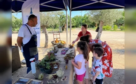 İzmir’de anaokulu öğrencileri domatesin yolculuğunu toprakta öğrendi