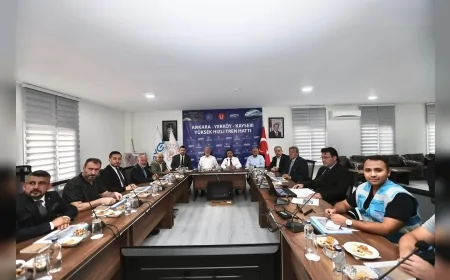 Büyükkılıç, Elitaş ve Ataş’tan hızlı tren hattı şantiyesinde inceleme: “2027 sonunda seferler başlayacak”