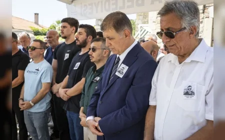 Foça’nın eski belediye başkanı Nihat Dirim’in oğlu Kerem Dirim toprağa verildi