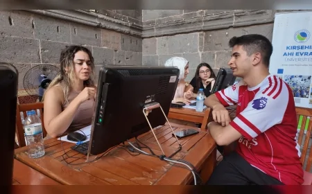 Kayseri Büyükşehir Belediyesi’nin ücretsiz YKS tercih danışmanlığı öğrencilerden yoğun ilgi gördü