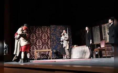 Pursaklar’da Tiyatro Günleri “Buzlar Çözülmeden” Oyunu ile Başladı