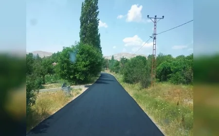 Akkışla–Ganişeyh yolu 1500 metrelik sıcak asfalt çalışmasıyla yenilendi