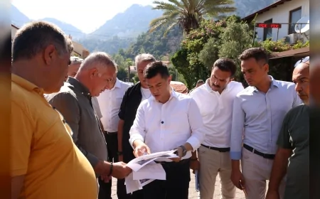 Marmaris Belediye Başkanı Acar Ünlü, Turunç’ta vatandaşların taleplerini dinledi