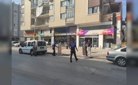 Denizli’de kaldırımları işgal eden engellere karşı zabıta denetimleri sürüyor