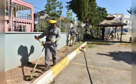 Kepez Belediyesi, Gaziler İlköğretim Okulu bahçesini yeni eğitim yılı öncesi yeniledi