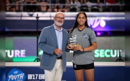 Avrupa Hentbol Şampiyonası’nda gol kraliçesi olan Gazel Dikme Kepez’i ve Türkiye’yi gururlandırdı