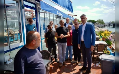 Kartal Belediye Başkanı Yüksel, İBB heyetiyle sahil ve çarşı projelerini yerinde inceledi