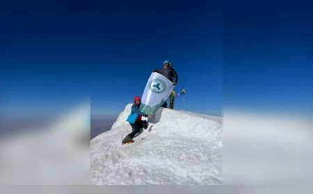 Giresunlu dağcılar Ağrı Dağı zirvesinde Giresunspor bayrağı açarak tırmanışı tamamladı