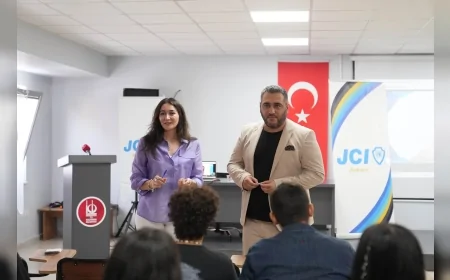 Keçiören’de AI4Youth projesi ile gençler yapay zekayı öğrenip liderlik becerileri kazanıyor