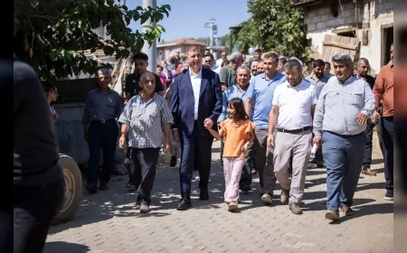 İzmir Büyükşehir Belediye Başkanı Cemil Tugay: “Yangında zarar gören Köseler’in eksiklerini en kısa sürede gidereceğiz”