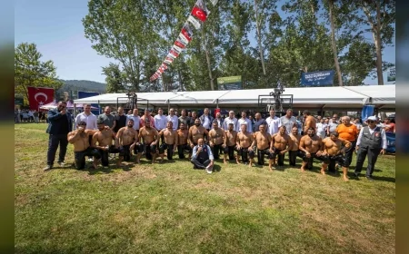 İzmir Büyükşehir Belediye Başkanı Cemil Tugay: “İzmir Büyükşehir Belediyesi Spor Kulübü’nde yağlı güreş branşı açılacak