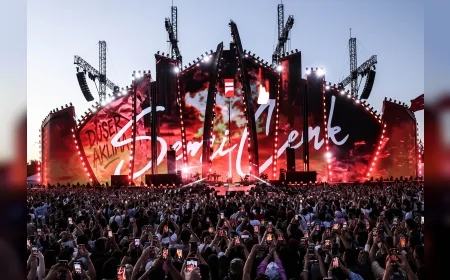 Semicenk İstanbul Festivali’nde Sahne Aldı, Şarkılarıyla Hayranlarını Coşturdu