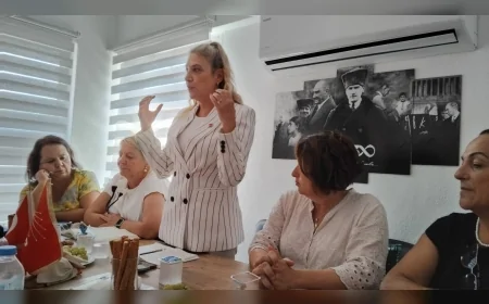 CHP İzmir İl Kadın Kolları Başkanı Zahide Kurun: “Karanlığı Kadınlar Aydınlatacak”