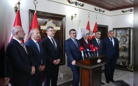 Millî Eğitim Bakanı Yusuf Tekin Afyonkarahisar’da eğitim yatırımlarını ve yeni genelgeyi açıkladı