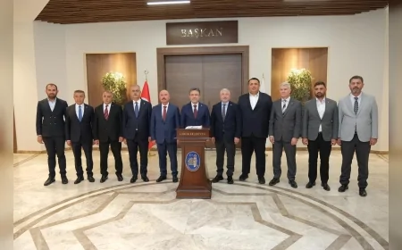 Bakan İbrahim Yumaklı Çorum Belediyesi’ni ziyaret etti, Başkan Aşgın yeni projeler için destek talep etti!