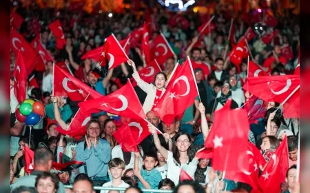 Gaziemir’de 30 Ağustos Zafer Bayramı halk dansları ve Çiğdem Taştan konseriyle kutlanacak