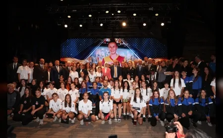 Emine Erdoğan: “Kadınların gücü, toplumun gücü; sesi ise milletin sesidir”