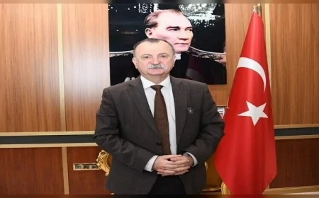 Yunusemre Belediye Başkanı Semih Balaban: "30 Ağustos Türk milletinin esarete boyun eğmeyeceğini dünyaya gösterdi"