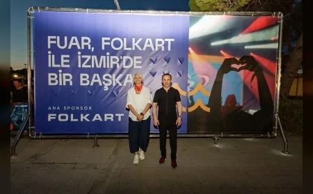 İzmir’de iki dev sergiye büyük ilgi: Atatürk’ün özel eşyaları ve Refik Anadol’un eserlerini iki günde 15 bin kişi ziyaret etti