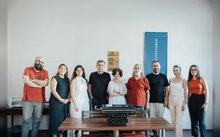 İzmir Edebiyat Festivali’nin “Yolculuk” temalı Şiir, Öykü ve Deneme Yarışması sonuçlandı: İşte ödül kazanan eserler