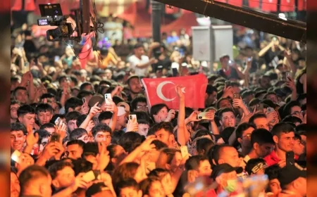 Keçiören’de 30 Ağustos Zafer Bayramı kutlamaları, Zafer Yürüyüşü ve Ceza konseriyle binlerce kişiyi buluşturdu