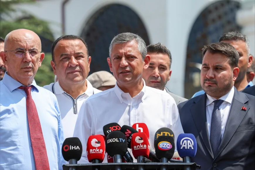 CHP Genel Başkanı Özgür Özel: “Cumhuriyetin sarsılmaz değerlerinin kurucusu ve bekçisiyiz”