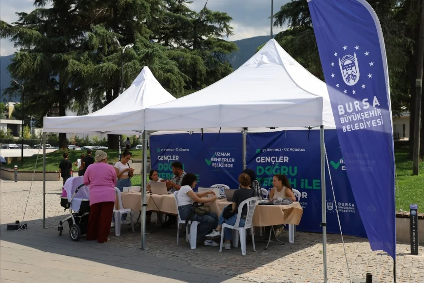 Bursa Büyükşehir Belediyesi 11 ilçede 18 noktada üniversite tercih danışmanlığı hizmeti sunuyor