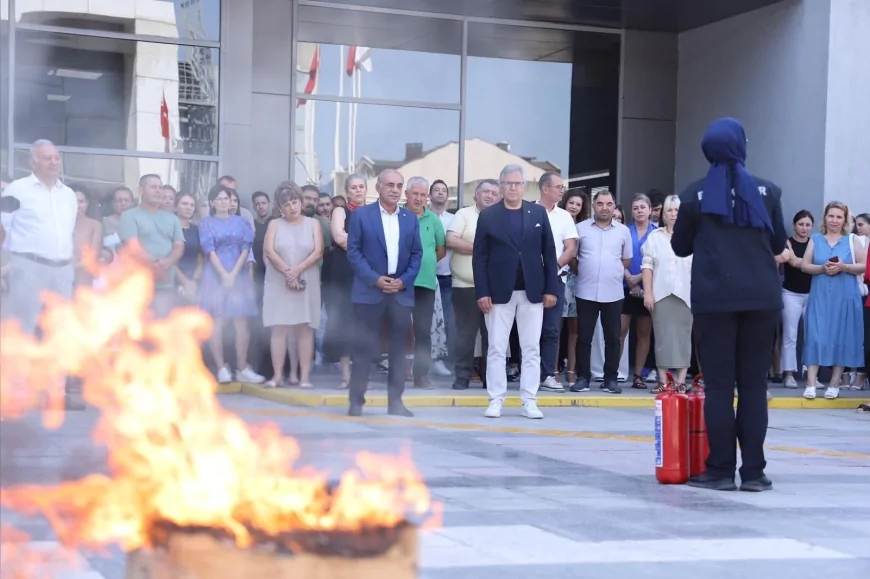 Bandırma Belediyesi'nden afetlere karşı kapsamlı hazırlık: Eğitim, tatbikat ve yeni koordinasyon merkeziyle önlemler artıyo