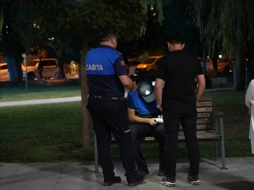 Düzce’de çevreyi kirletenlere ceza, duyarlı vatandaşlara teşekkür: “Temiz Şehir” kampanyası gece denetimleriyle sürüyor